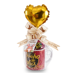 Caneca de Páscoa com chocolate